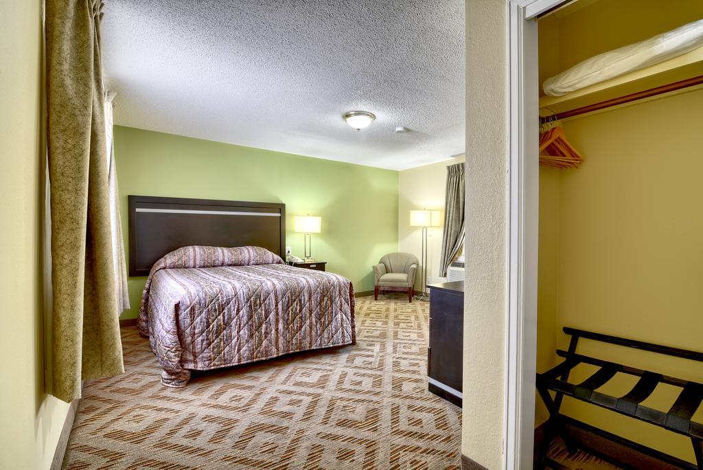 Roosevelt Inn & Suites Saratoga Springs Ballston Spa Экстерьер фото