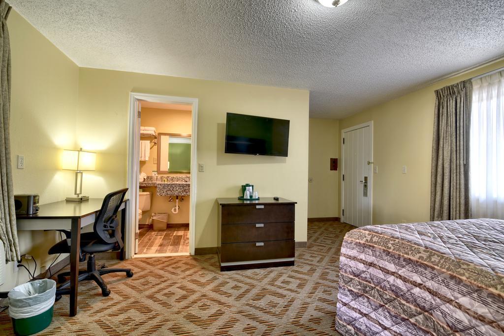 Roosevelt Inn & Suites Saratoga Springs Ballston Spa Экстерьер фото